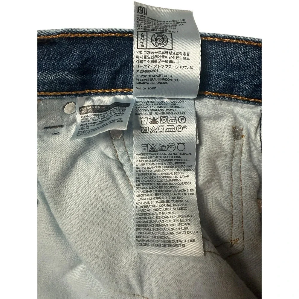 Rare Levi's 550 Jeans Mens 38x29 Relaxed Fit Blank Red Tab Light Wash Denim